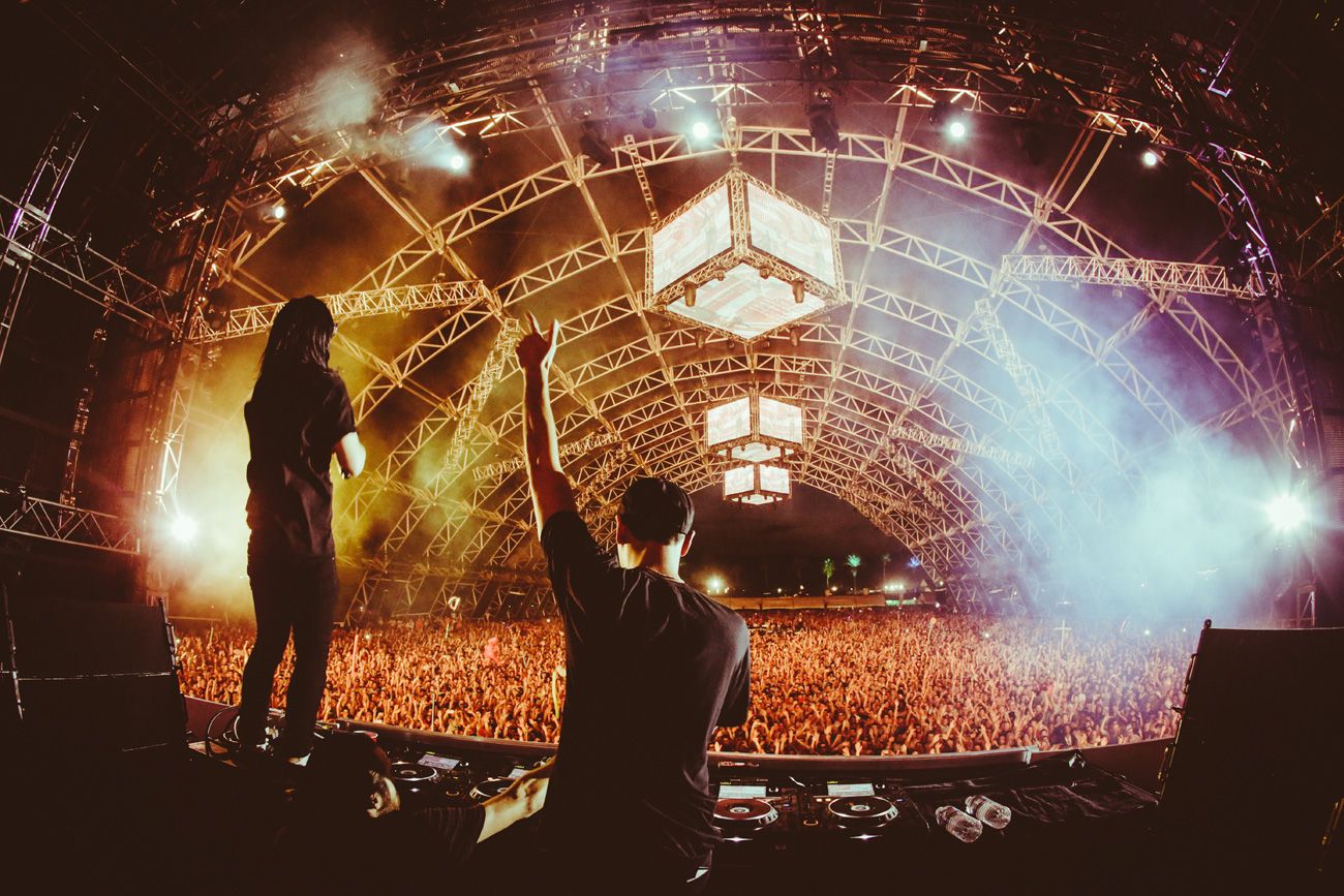 coachella 2013 mix dog blood 