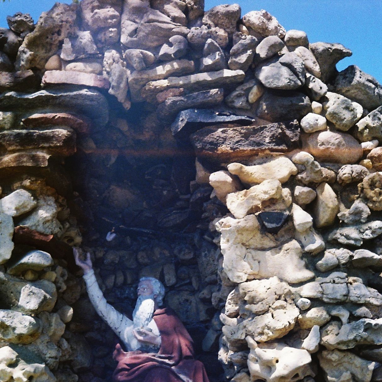 con sish nisses luna mare 