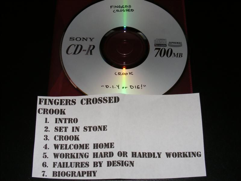 crook fingers crossed  