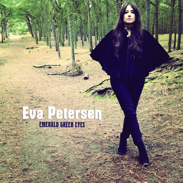 emerald green eyes eva petersen  