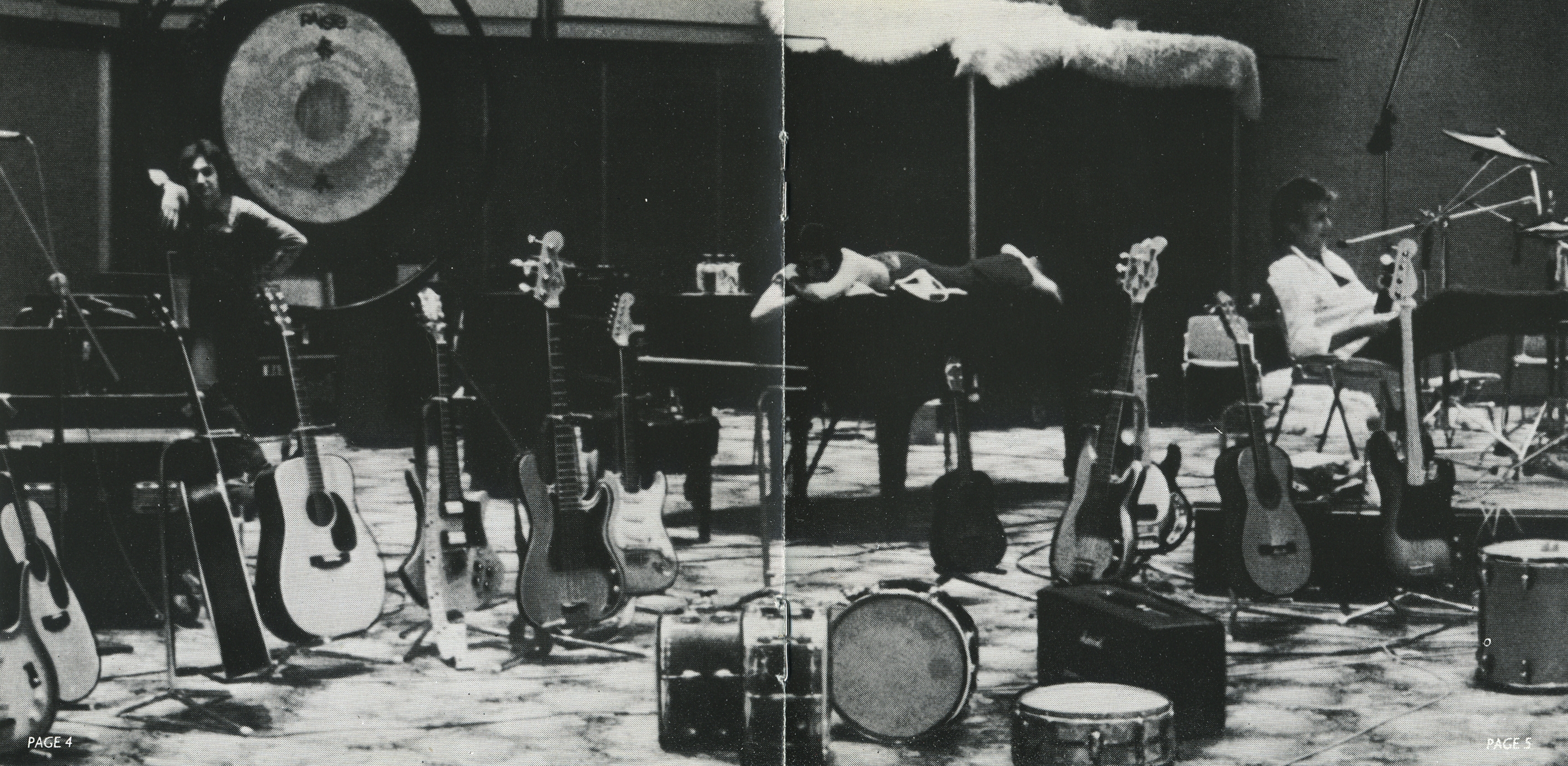 Queen  Jazz booklet3 