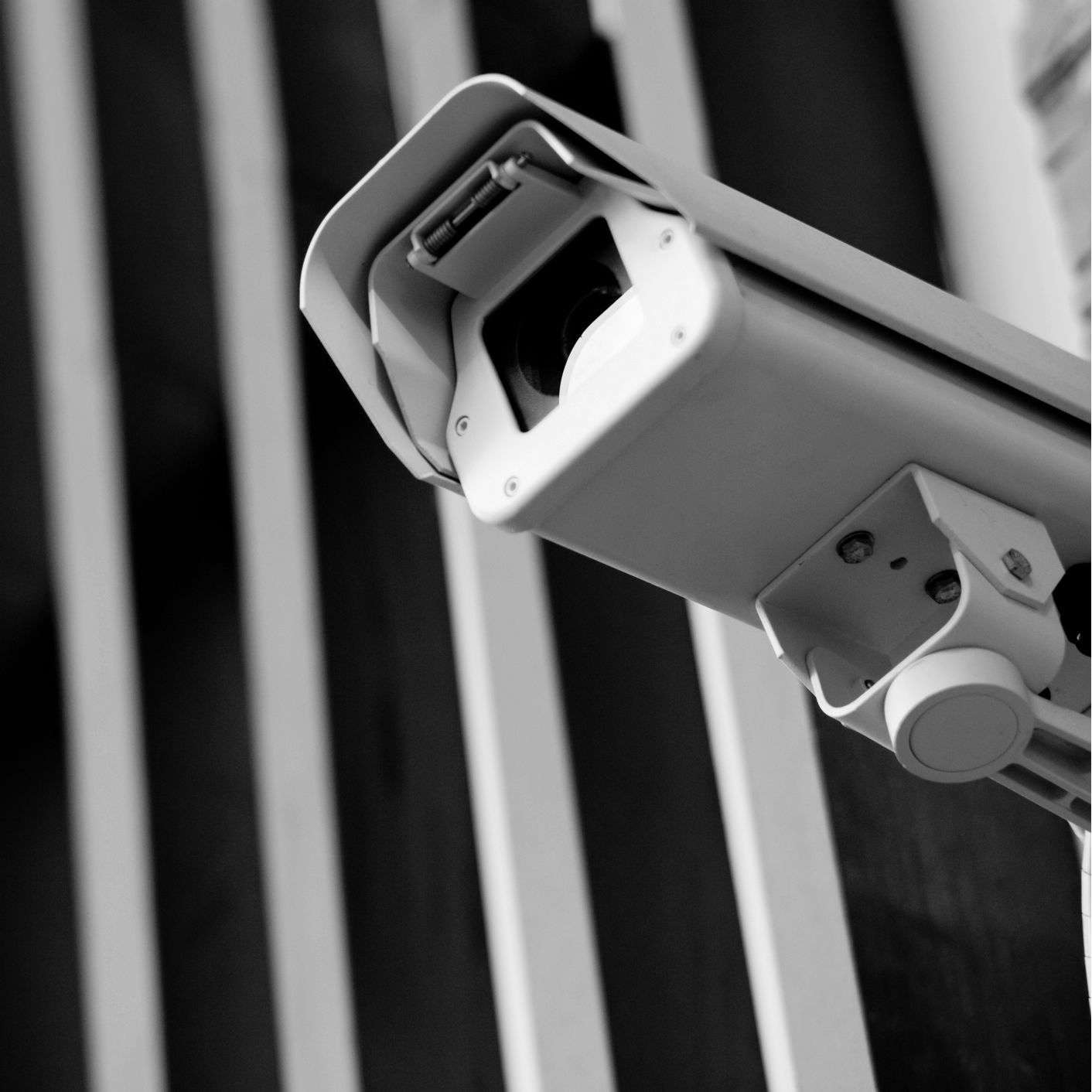 surveillance weekend revolutionar 